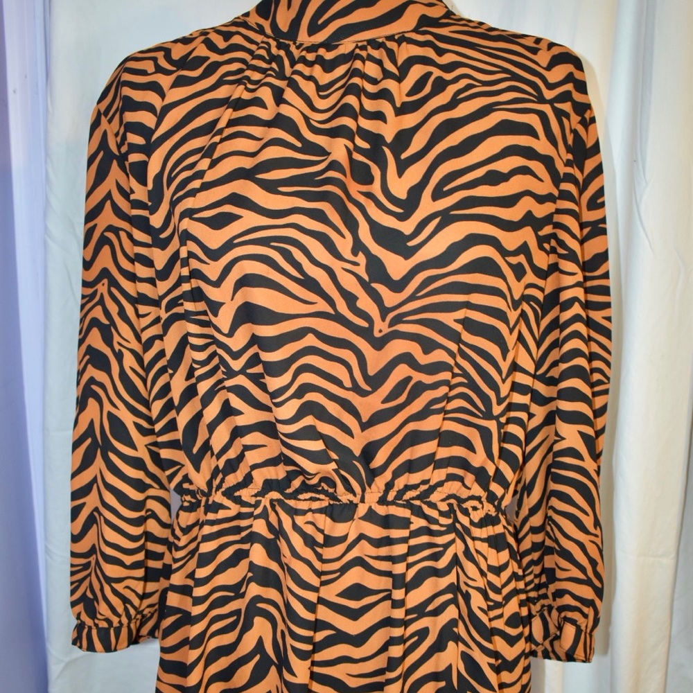 New York Company Orange and black blouse